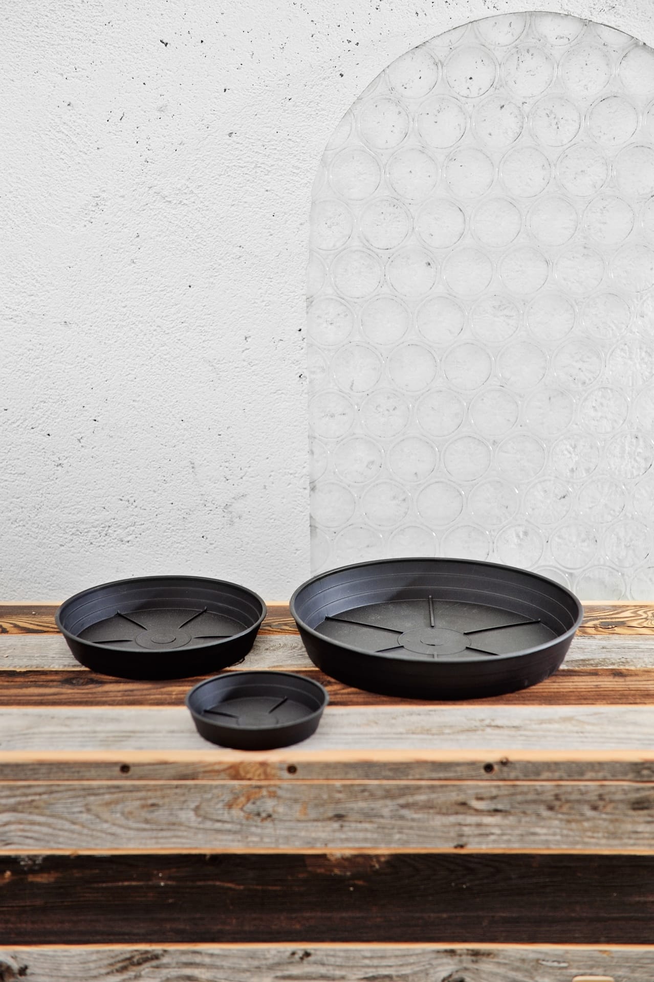 HIGH ROUND SAUCER